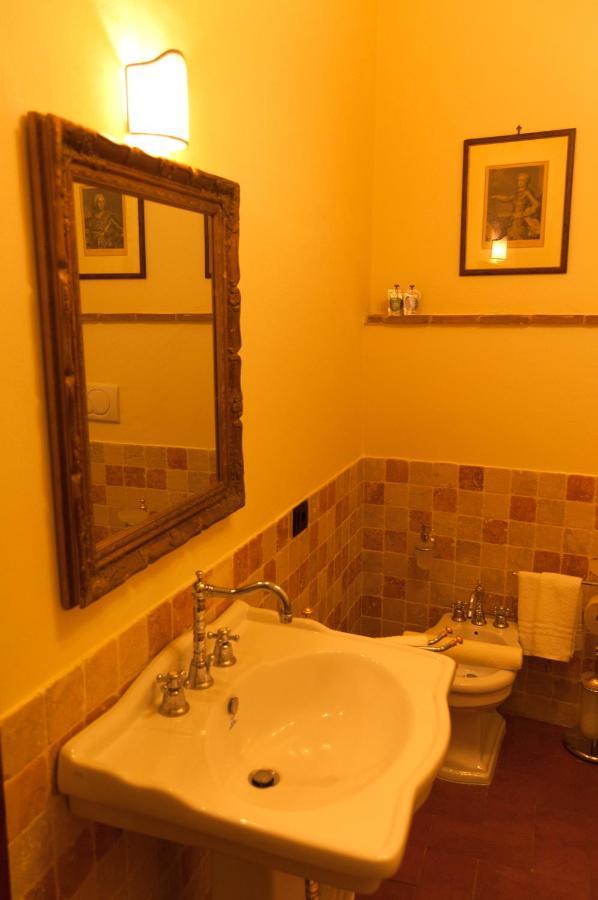 Palazzo Benucci Bed & Breakfast Сан Джиминяно Екстериор снимка