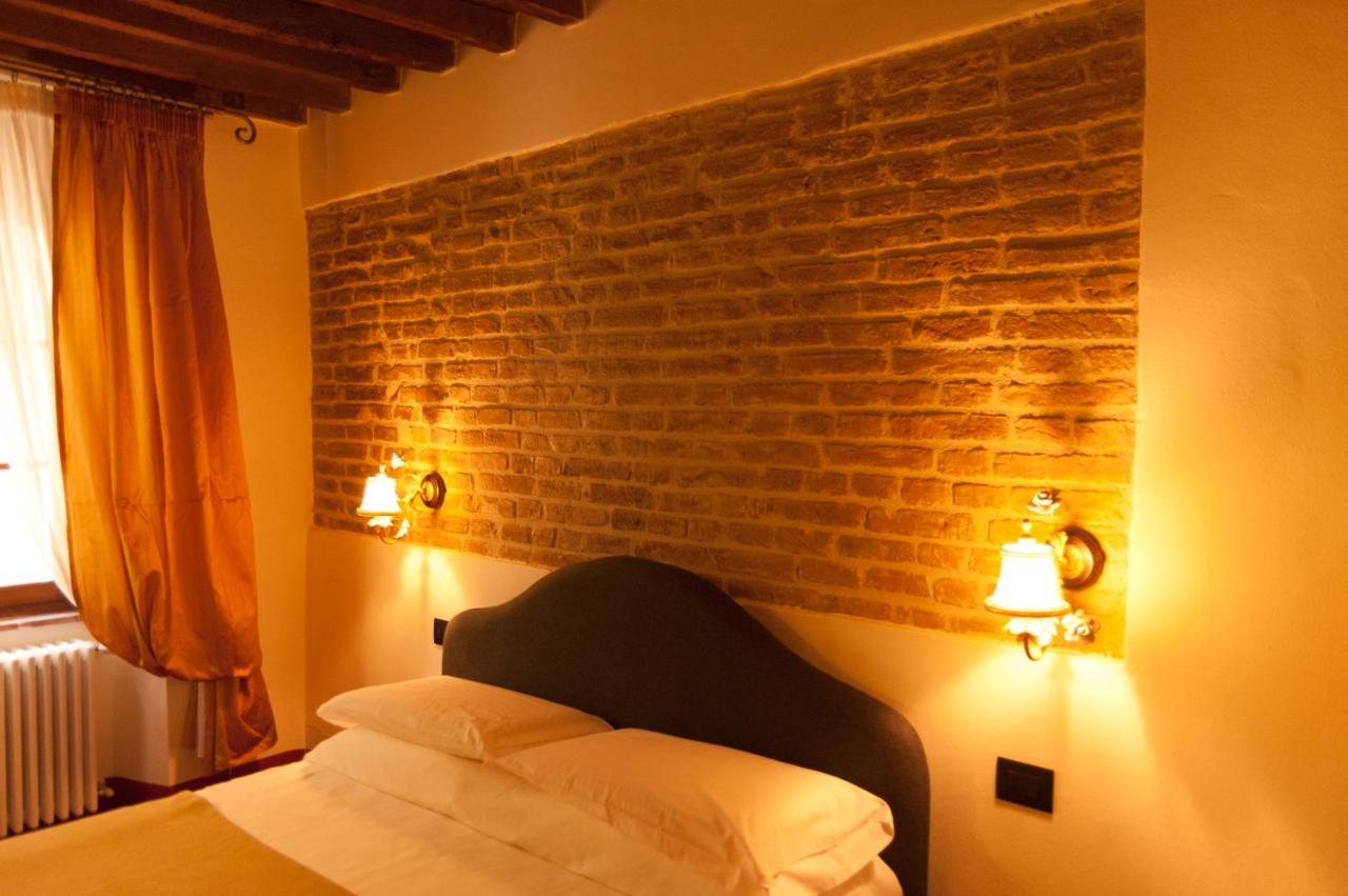 Palazzo Benucci Bed & Breakfast Сан Джиминяно Екстериор снимка
