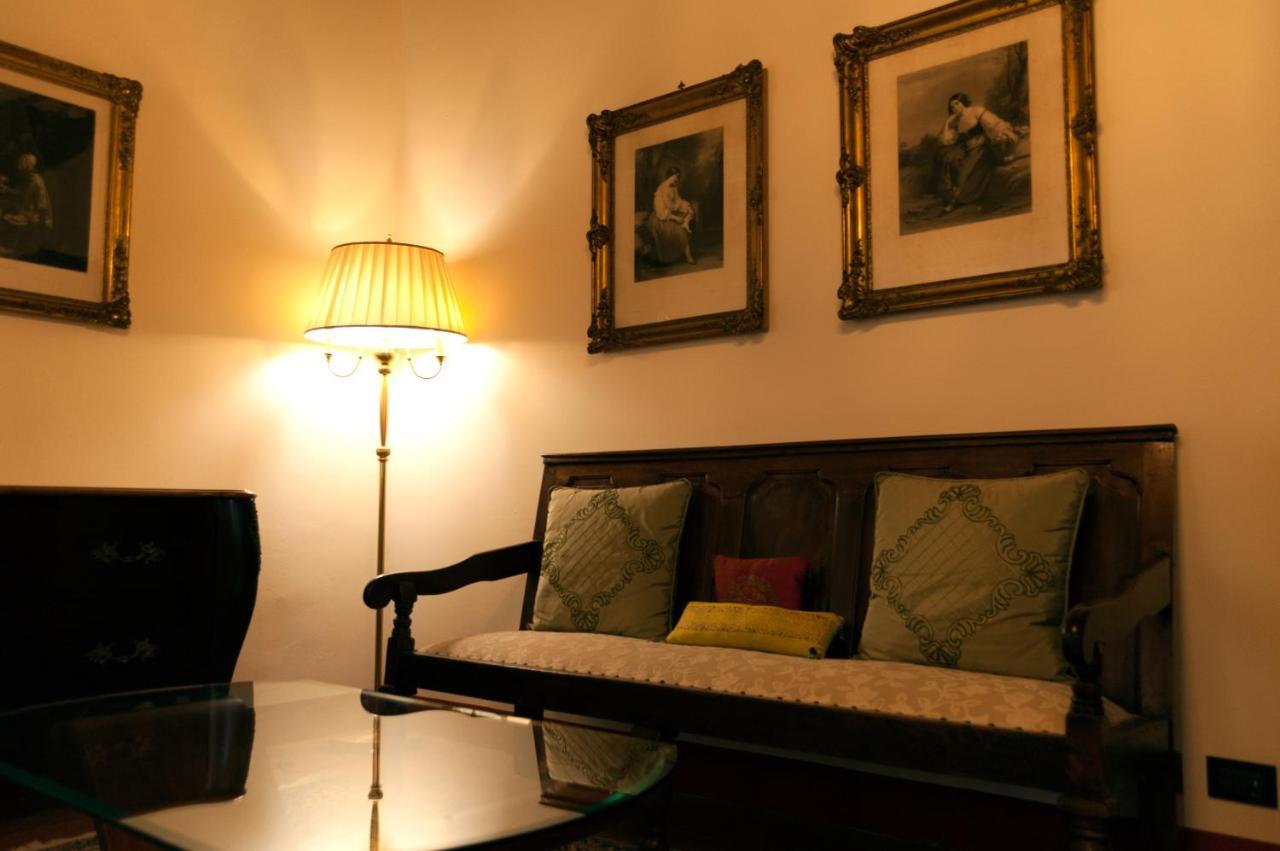 Palazzo Benucci Bed & Breakfast Сан Джиминяно Екстериор снимка