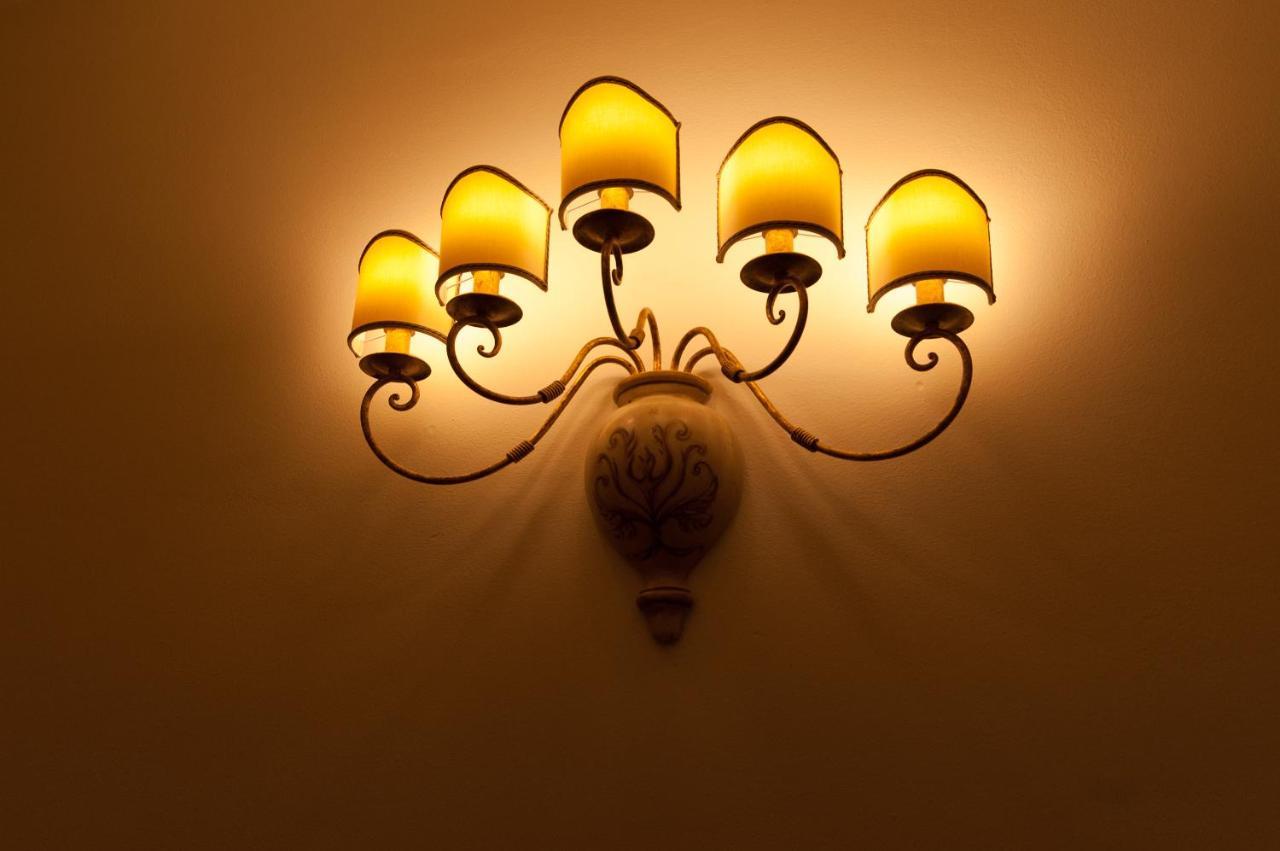 Palazzo Benucci Bed & Breakfast Сан Джиминяно Екстериор снимка